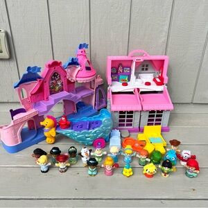 Fisher-Price Little People Bundle Castle with Assorted Figures